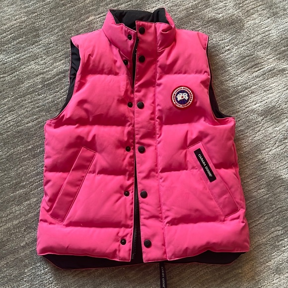Canada Goose Other - Canada Goose big girls puffer down best